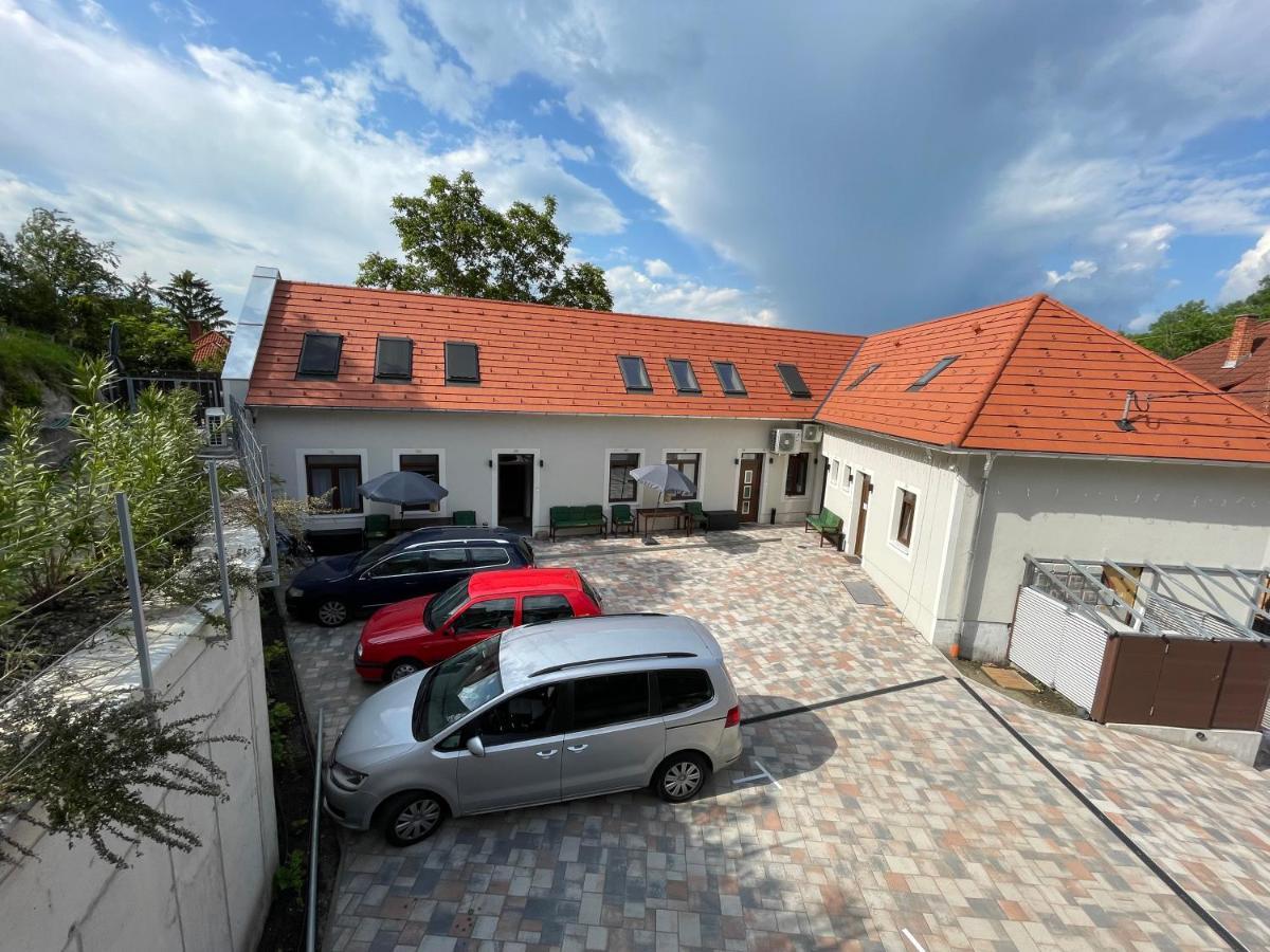 Monbuhim Twin Apartment Veszprém Exterior foto